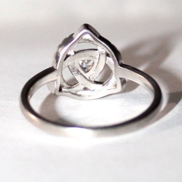 Sterling Silver Cubic Zirconia Celtic Knot Ring - Picture 4 of 7